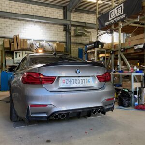 BMW M4 F82 V-Style + Spoiler - DKS Performance